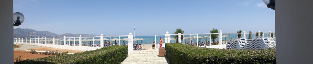 Strand Dessole Dolphin Bay Resort