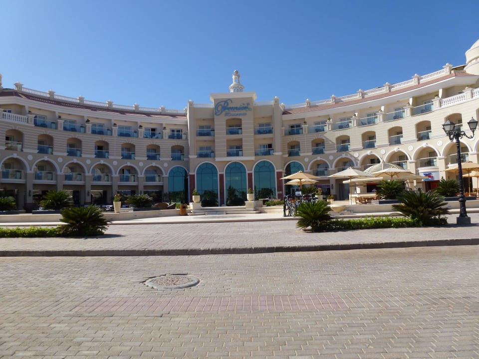 Hoteleingang vom Strand Kaisol Romance Resort