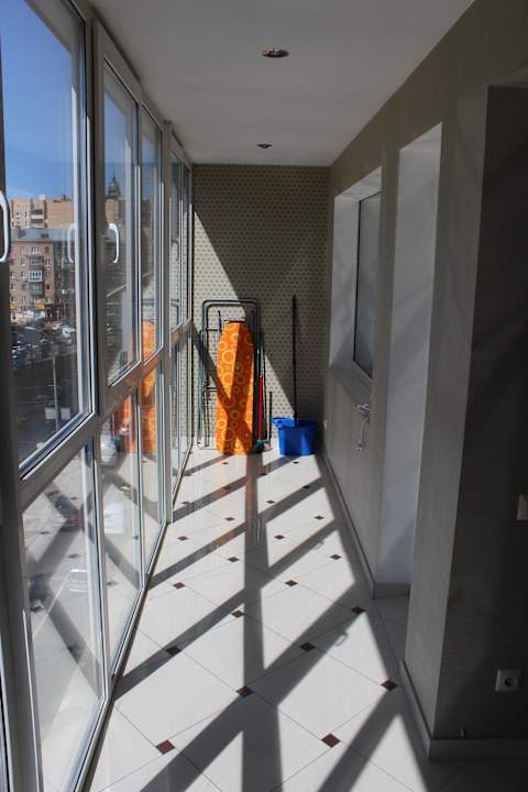 Durchgehende Fensterfront  Partner Guest House Baseina Street