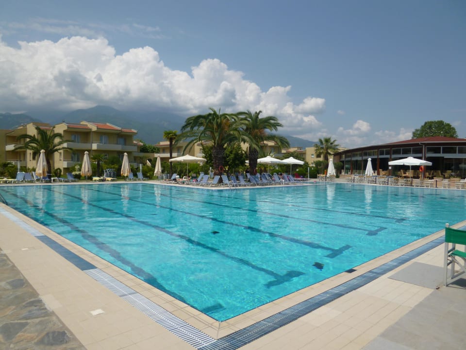 Großer Pool alltoura Club Hotel Poseidon Palace