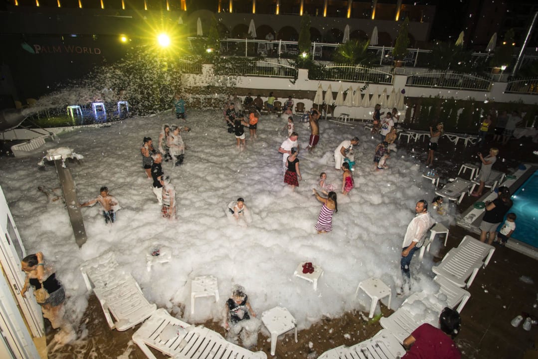 Foam Party Palm World Side Resort & Spa