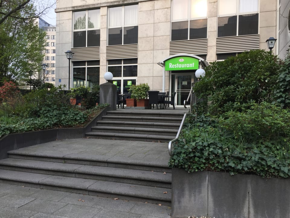 Außenansicht Holiday Inn Düsseldorf-Neuss