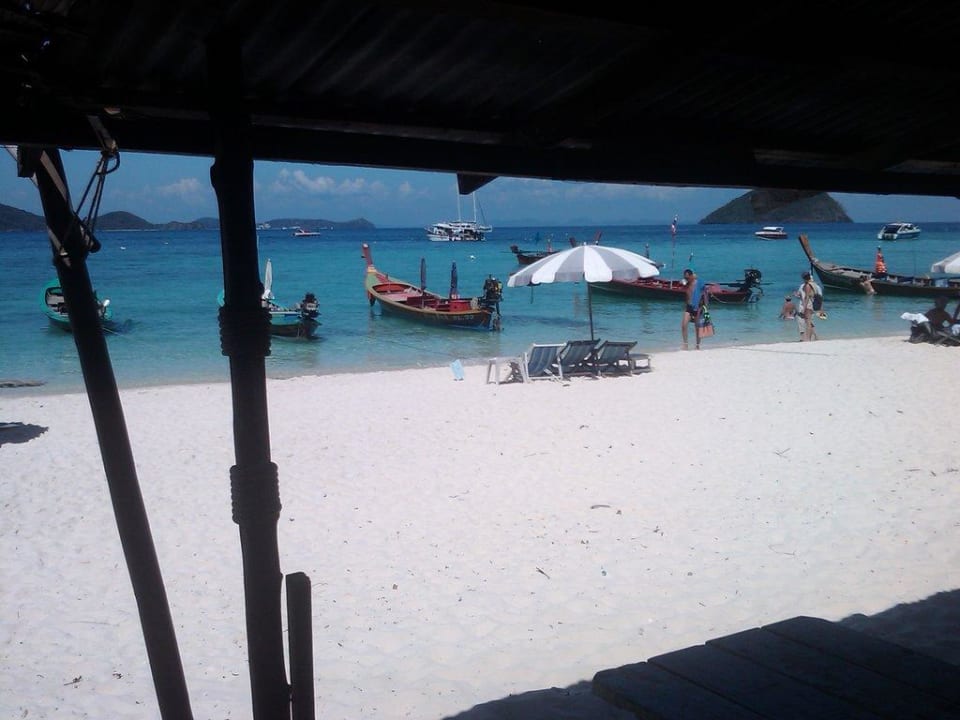 Restaurant links Hotel Coral Island Resort