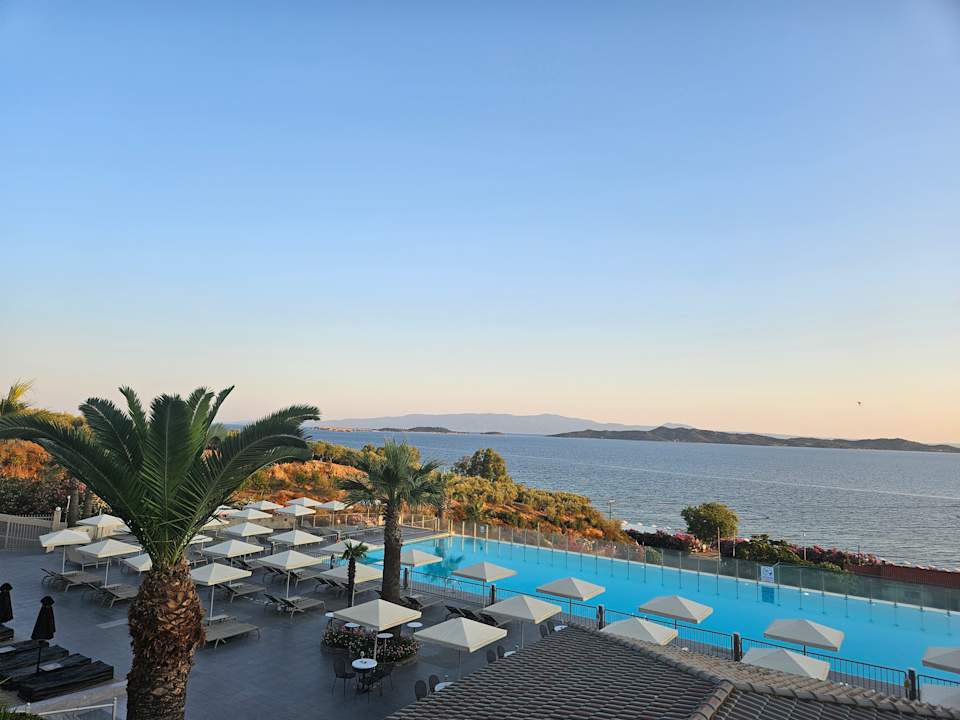 Außenansicht Akrathos Beach Hotel