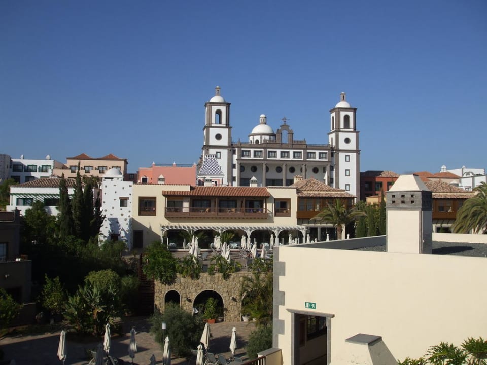Aufgebaut wie ein kleines kanarisches Dorf! Lopesan Villa del Conde Resort & Thalasso