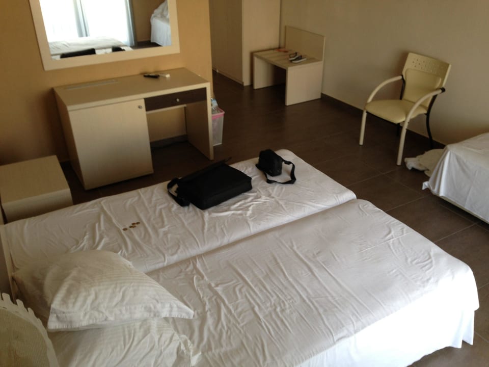 Unser Dreibett Zimmer Hotel Alexander Inn