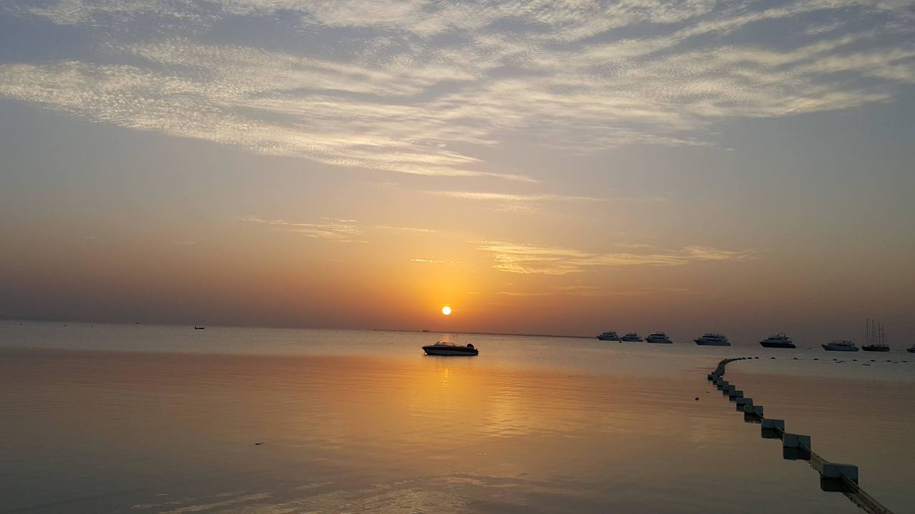 Ein super Sonnenaufgang Pickalbatros White Beach Resort - Hurghada