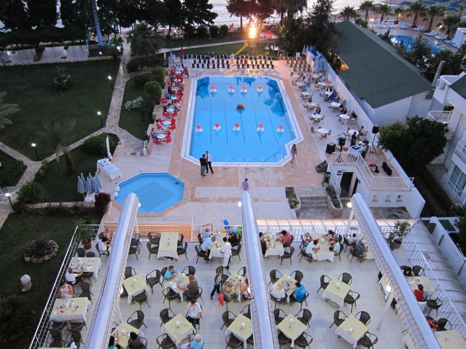 Außenterrasse und Poolparty im Mai 2012 Incekum Su Hotel