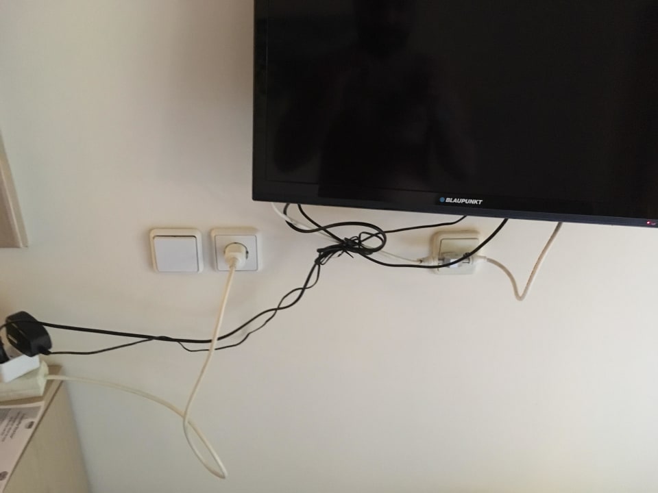 Verkabelung Anissa Beach & Village