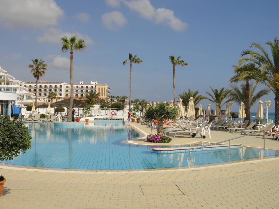 Pool Hotel Sunrise Beach