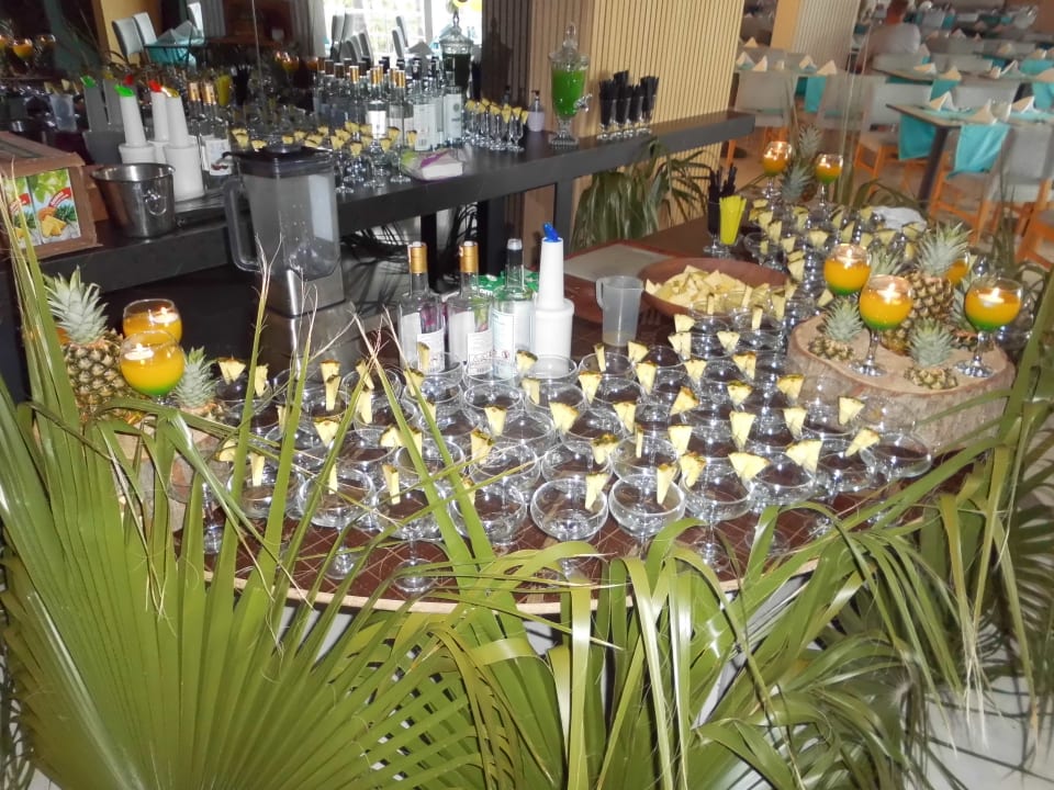 Gastro Iz Flower Side Beach Hotel