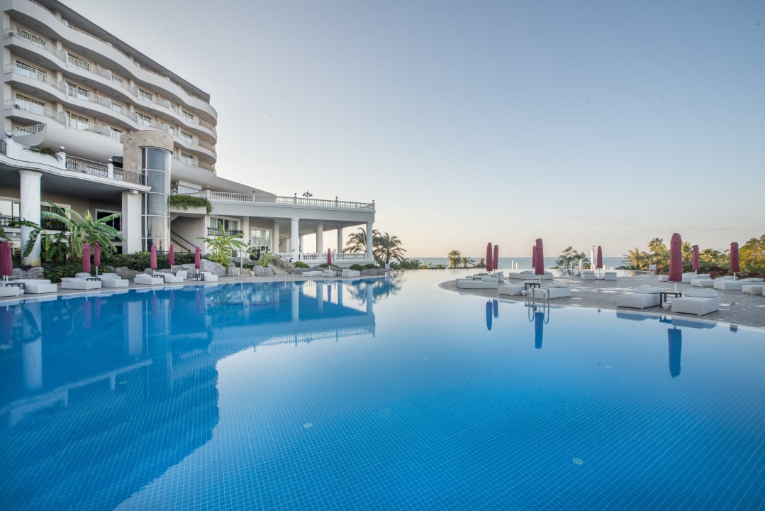 Pool Starlight Resort Hotel