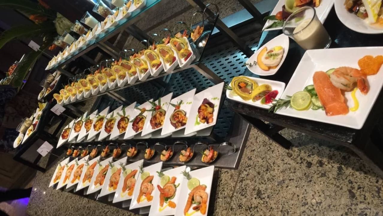Leckeres Buffet ROBINSON SOMA BAY