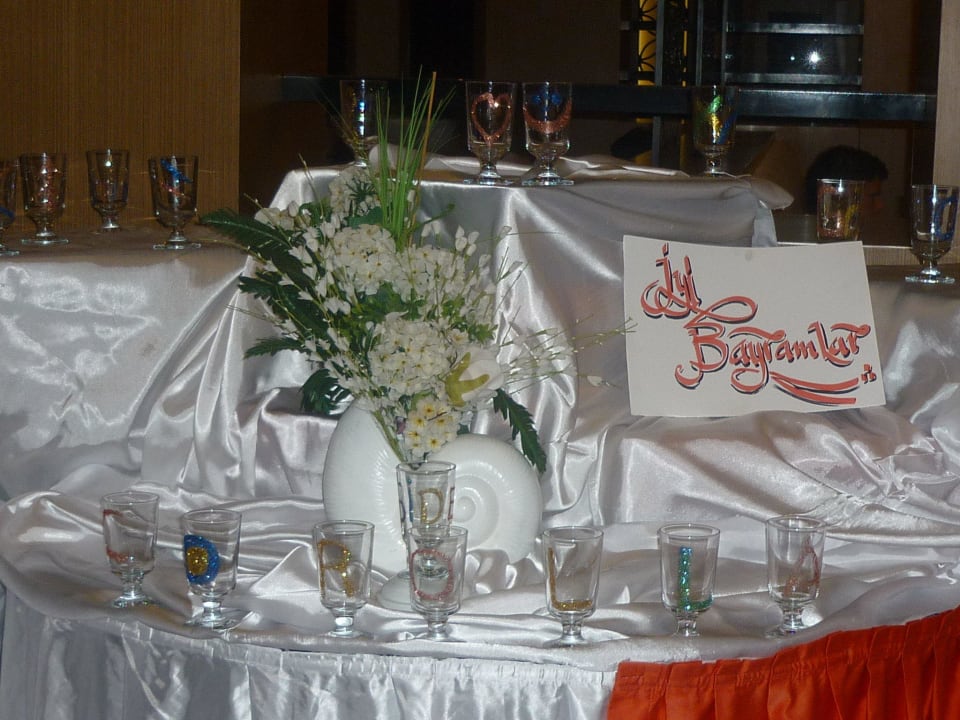 Kleine Köstlichkeiten  Seaden Corolla Hotel