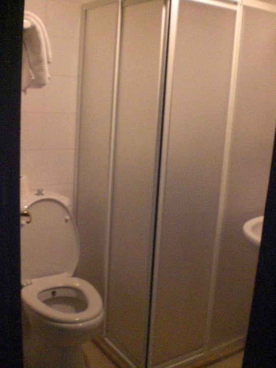Toilette und Dusche Parador Beach Hotel