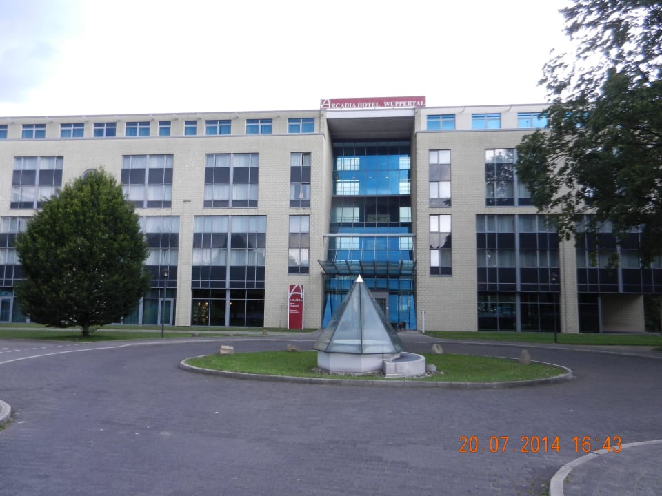 Haupteingang Vienna House Easy by Wyndham Wuppertal