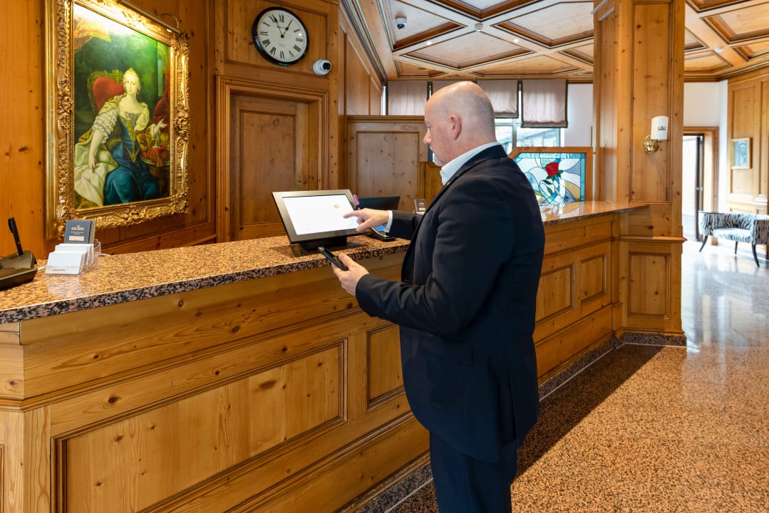 Lobby King's Hotel Center