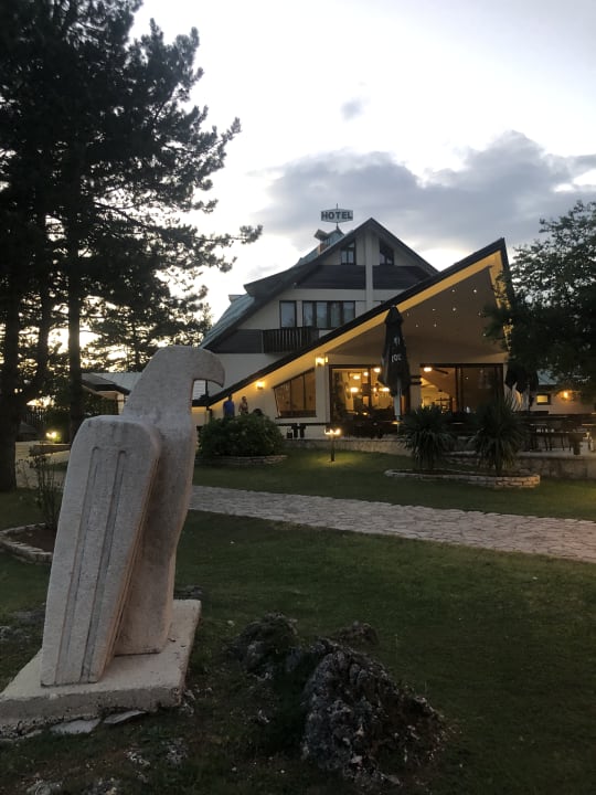 Außenansicht Hotel Trebjesa