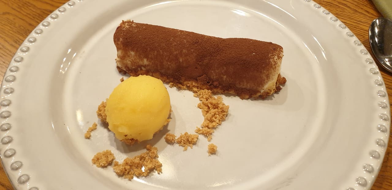 Gastro Acanthus Cennet Barut Collection