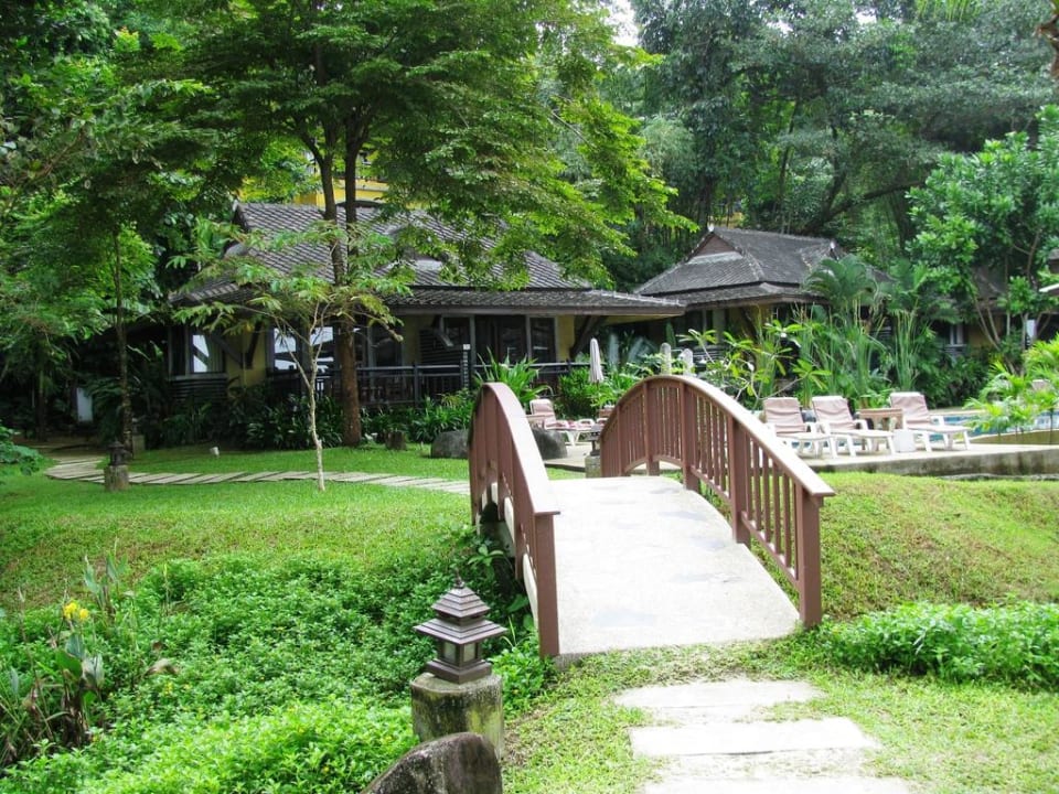 Brücke zum Pool Moracea by Khao Lak Resort