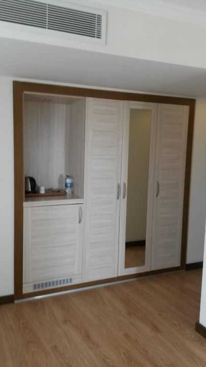 Zimmer - Schrank Kühlschrank Safe Side Prenses Resort & Spa