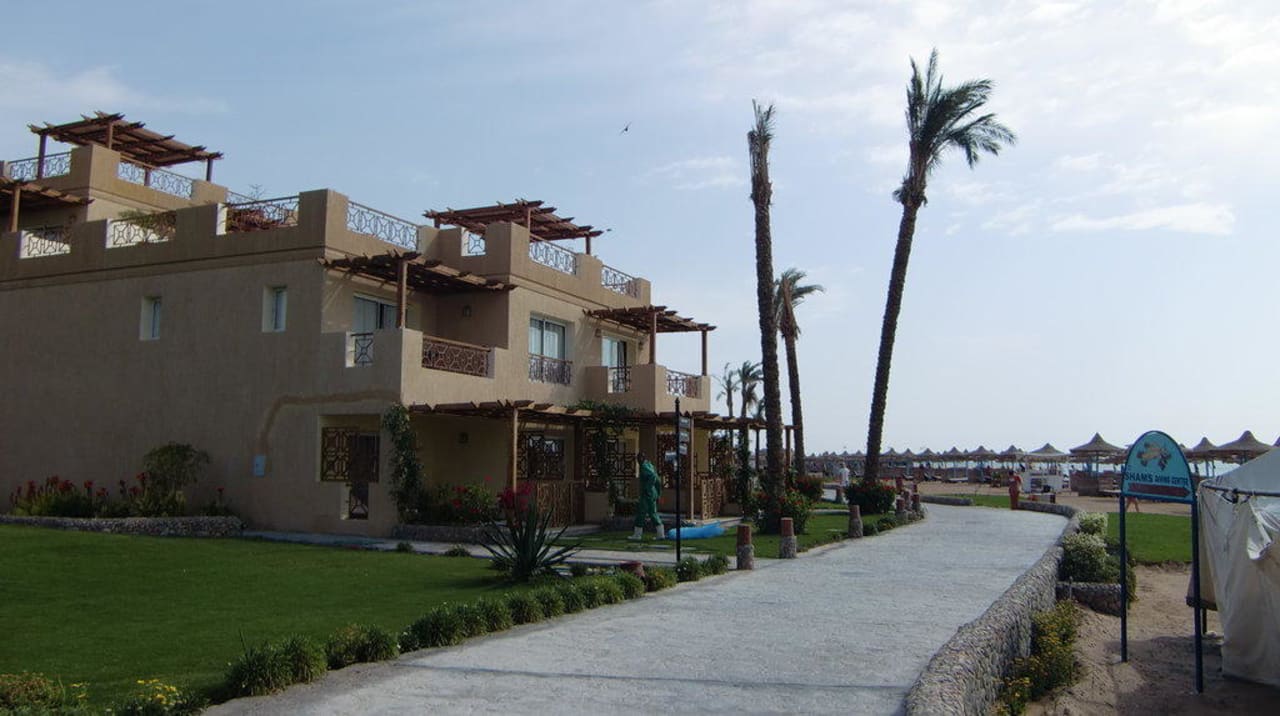 Vom Strand ins Hotel Imperial Shams Abu Soma