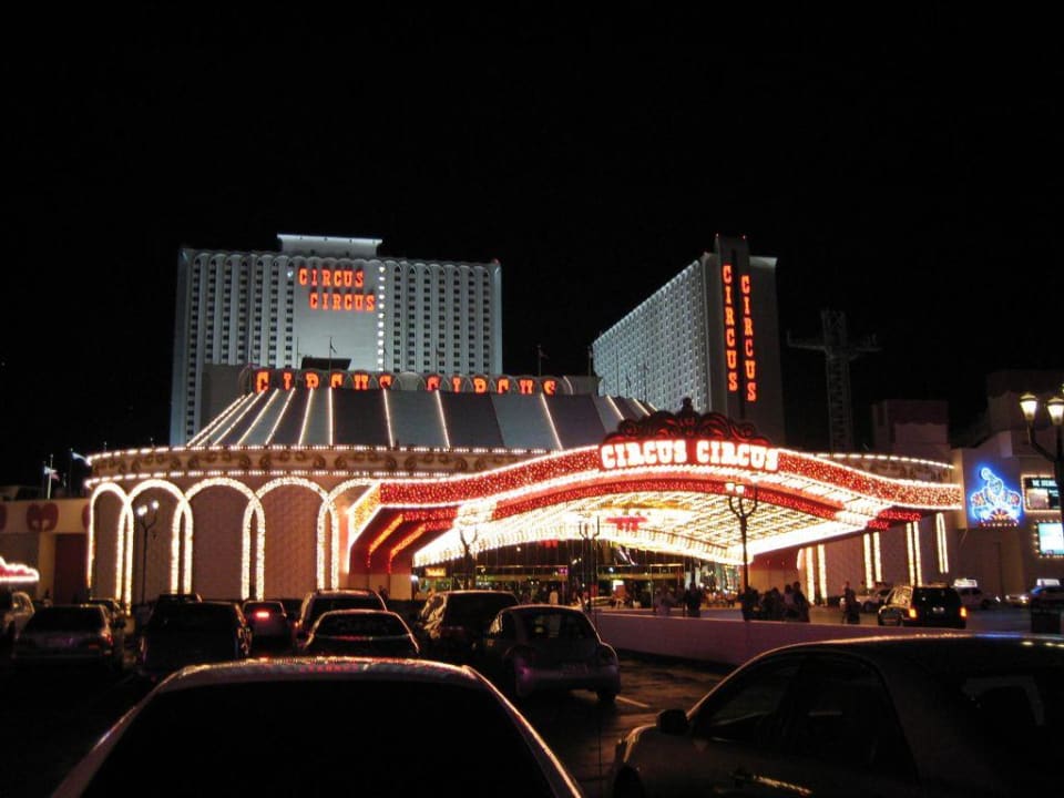 Hotelansicht vom Strip aus Hotel Circus Circus