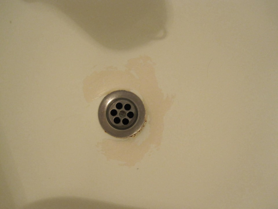 Wanne mit überpinselten Rostspuren Alcudia Garden Aparthotel