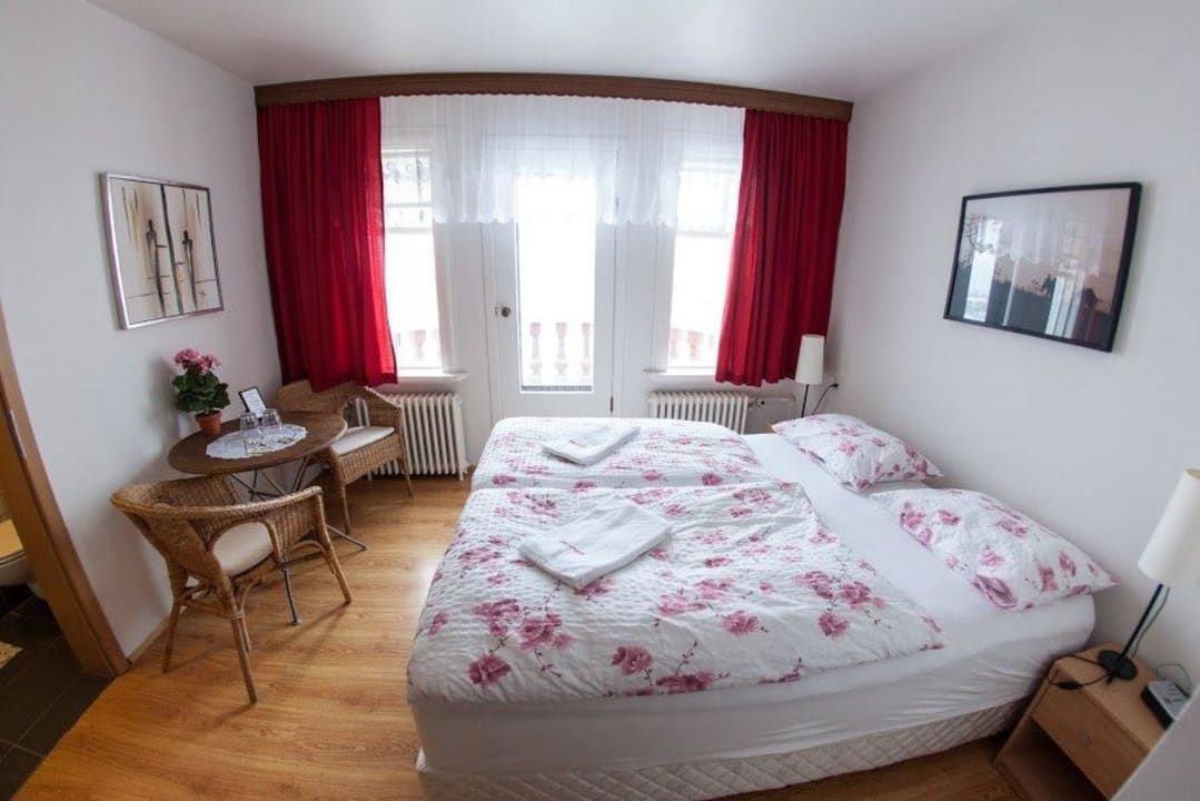 Double room with private bathroom Akurinn Guesthouse