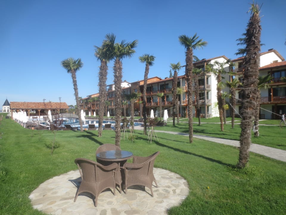 Außenansicht Lopota Lake Resort & Spa