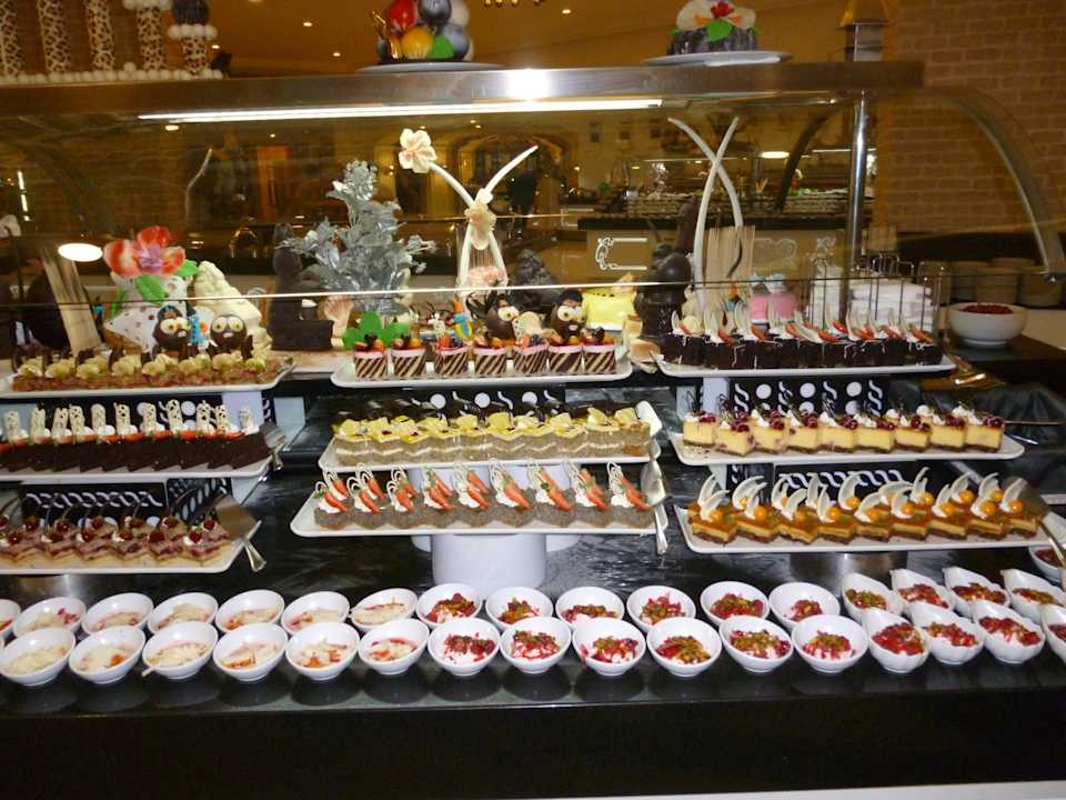 Das Buffet am Abend Hotel Delphin Imperial