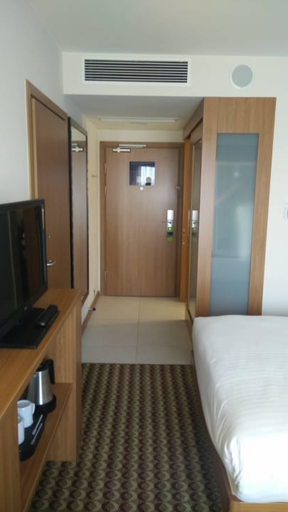 Korytarz Hampton by Hilton Warsaw Airport