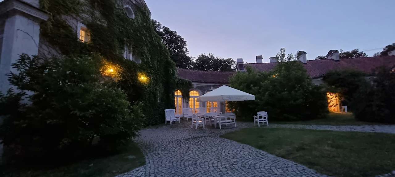 Außenansicht Pałac i Folwark Galiny