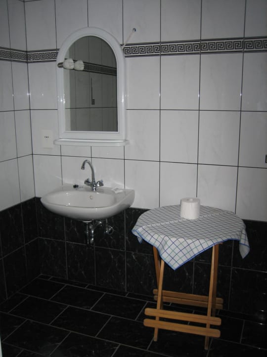 Bad Hotel Golden Sun