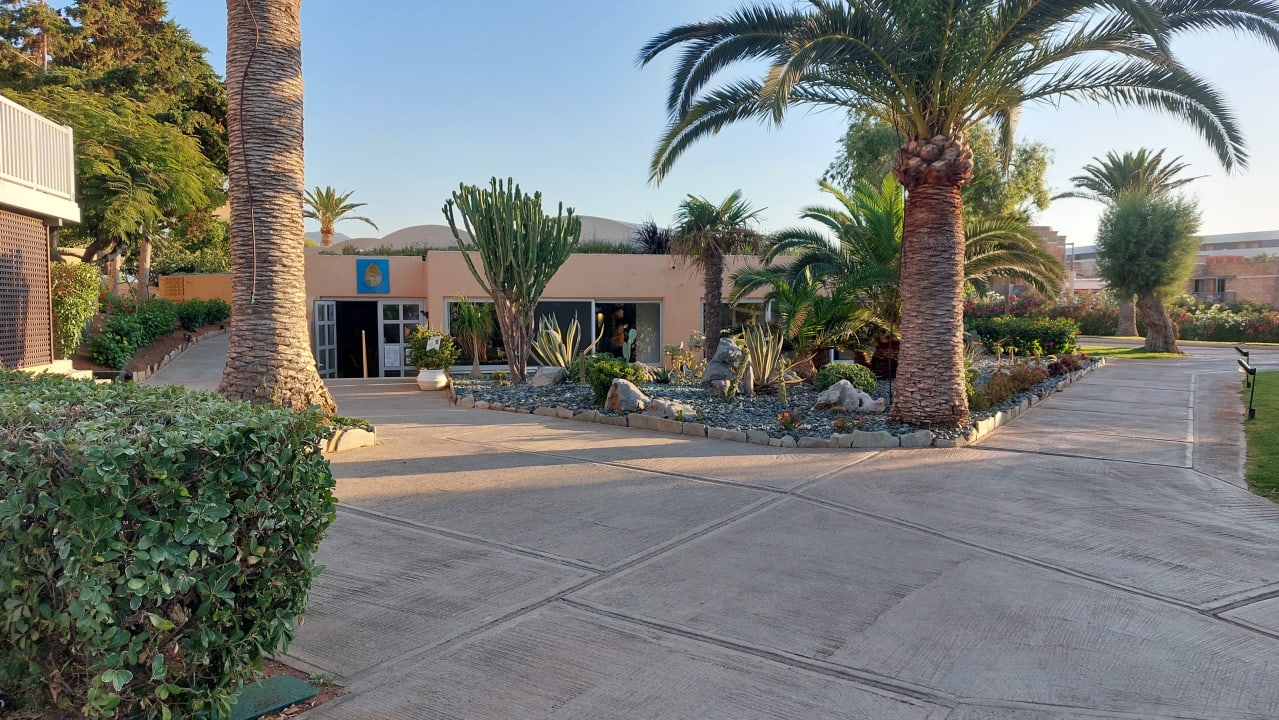 Gartenanlage Anissa Beach & Village