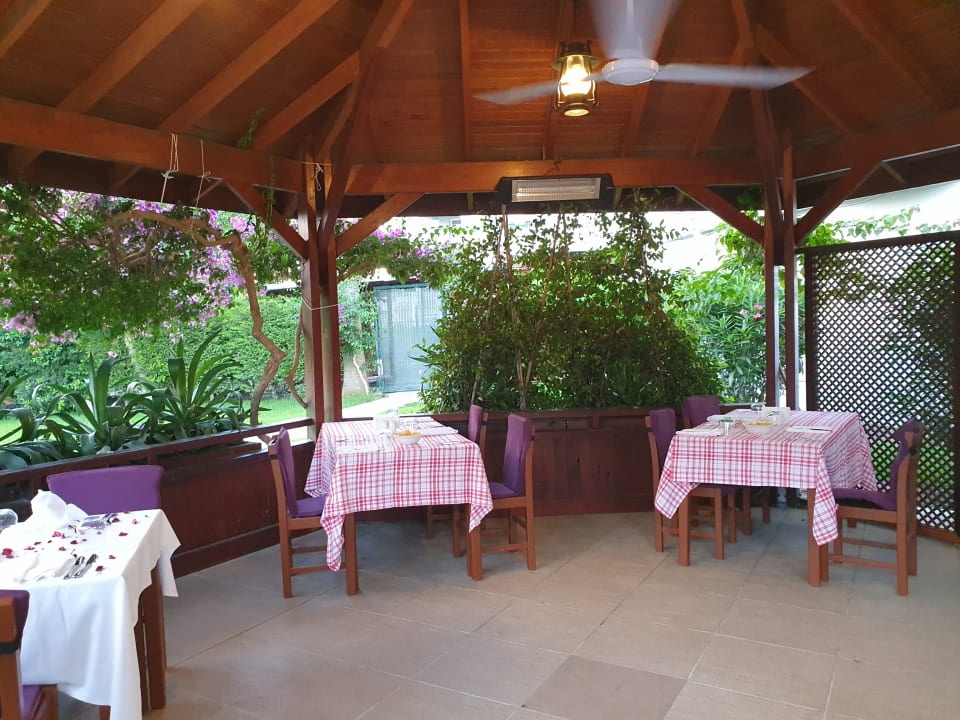 Gastro Wyndham Garden Lara