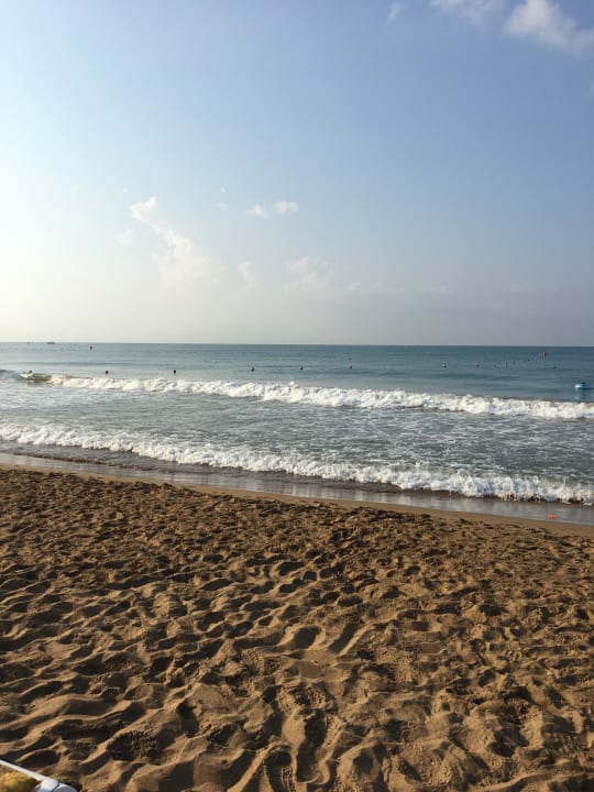 Strand Kamelya Aishen Club