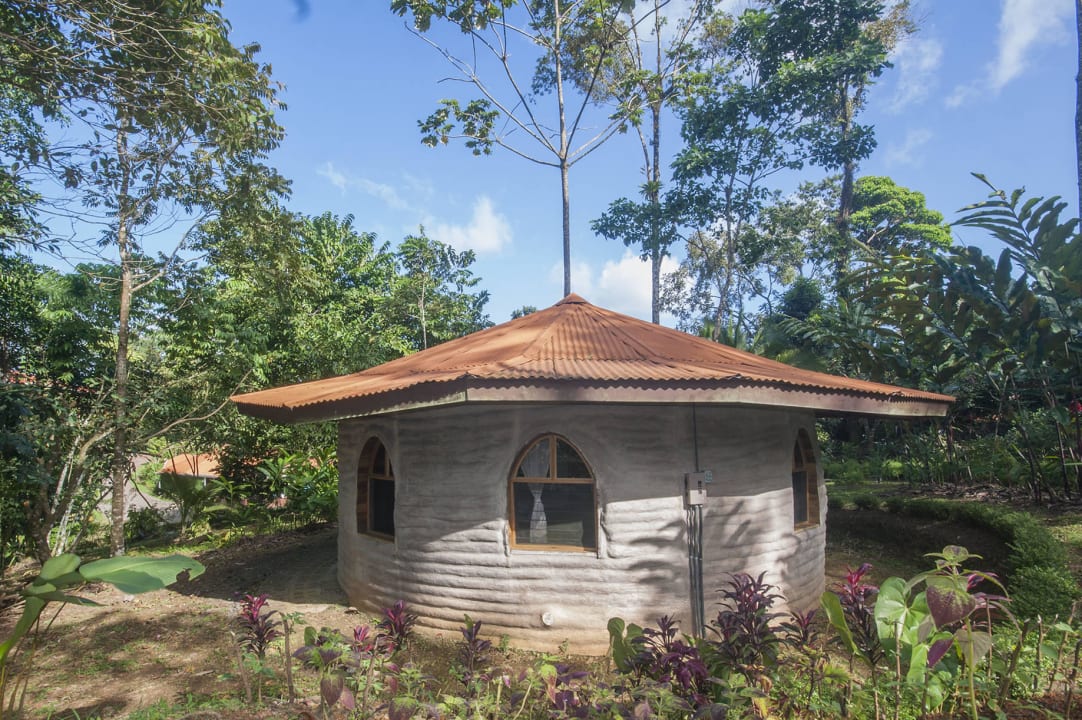 Earth Bag House Hotel Finca Luna Nueva Lodge