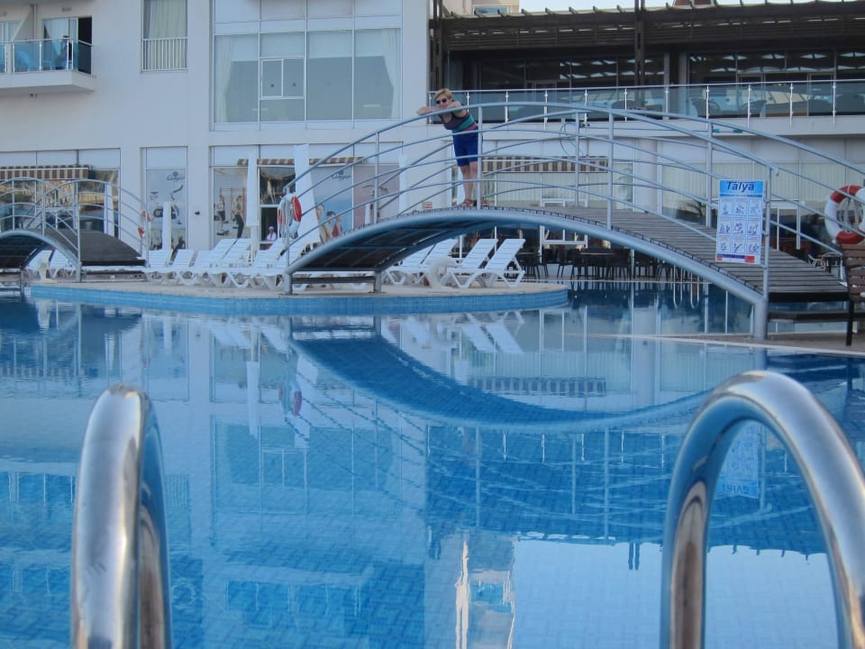 Бассейн Cenger Beach Resort & Spa