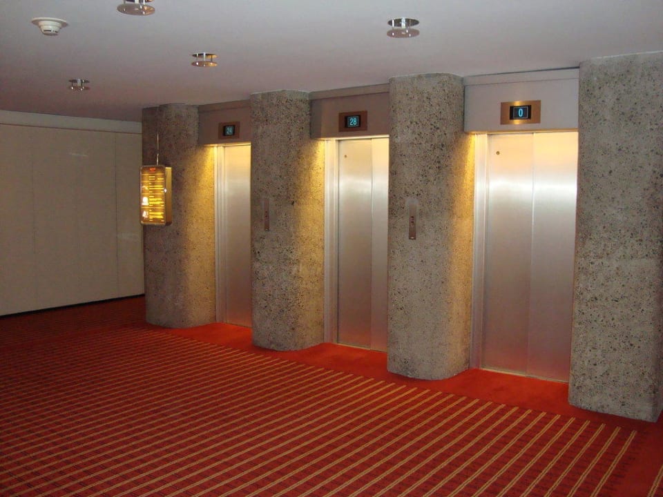Hotelflur / Aufzüge Zürich Marriott Hotel