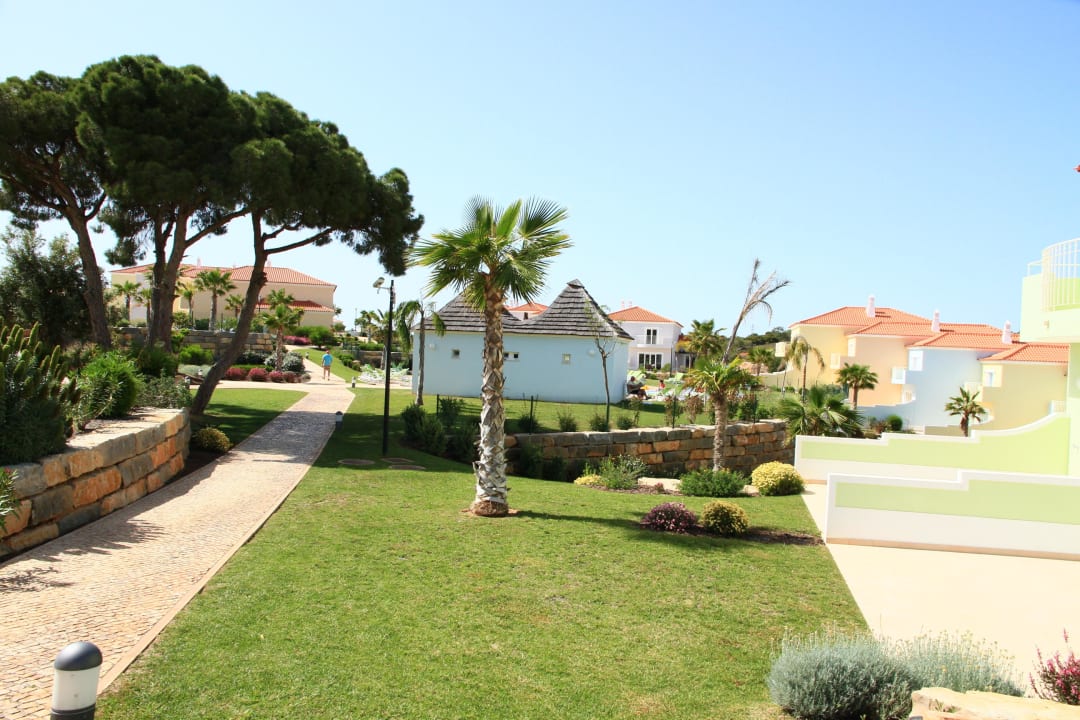 Poolbereich Hotel Eden Villas and Apartments