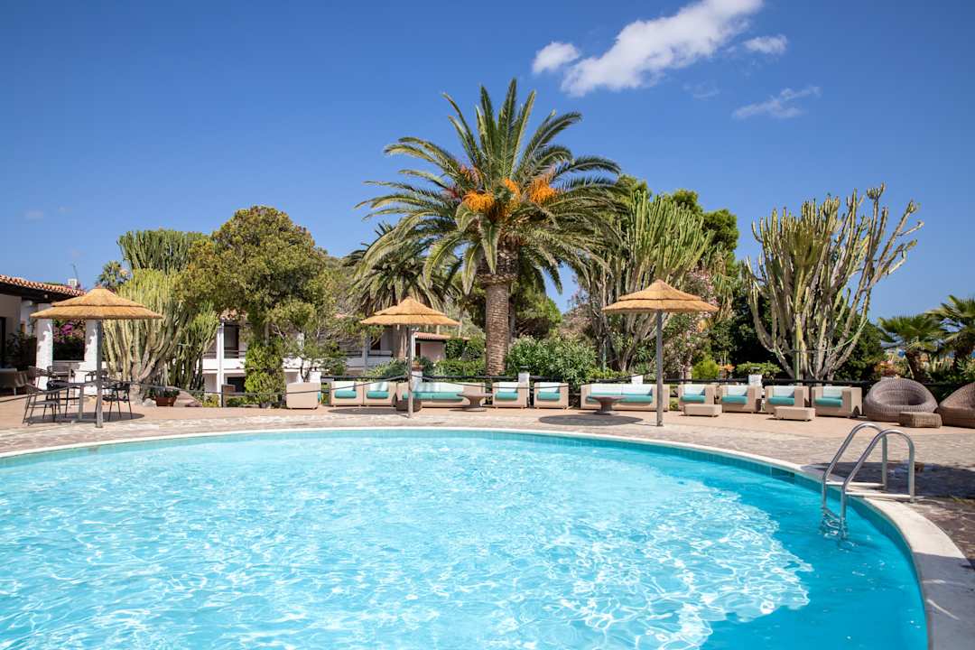 Pool Cormoran Hotel & Residence