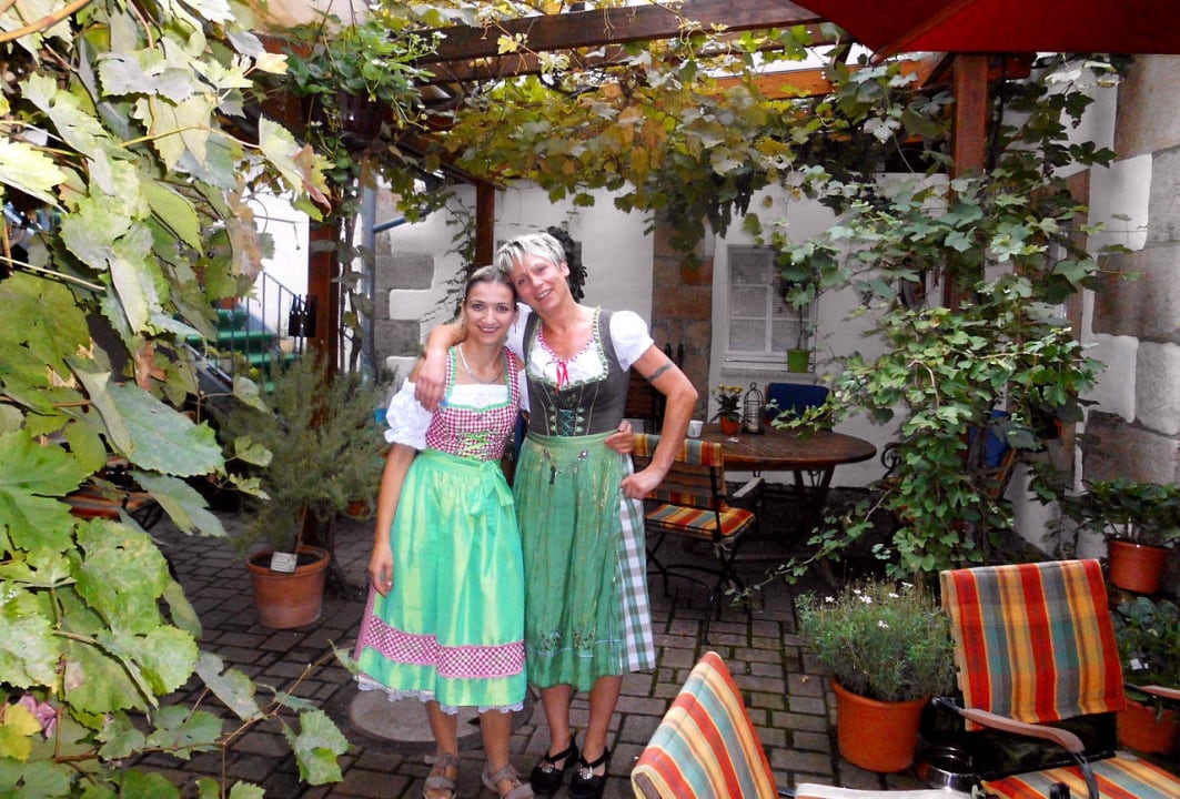 Freundliches Personal im Biergarten Hotel Quirle-Häusl