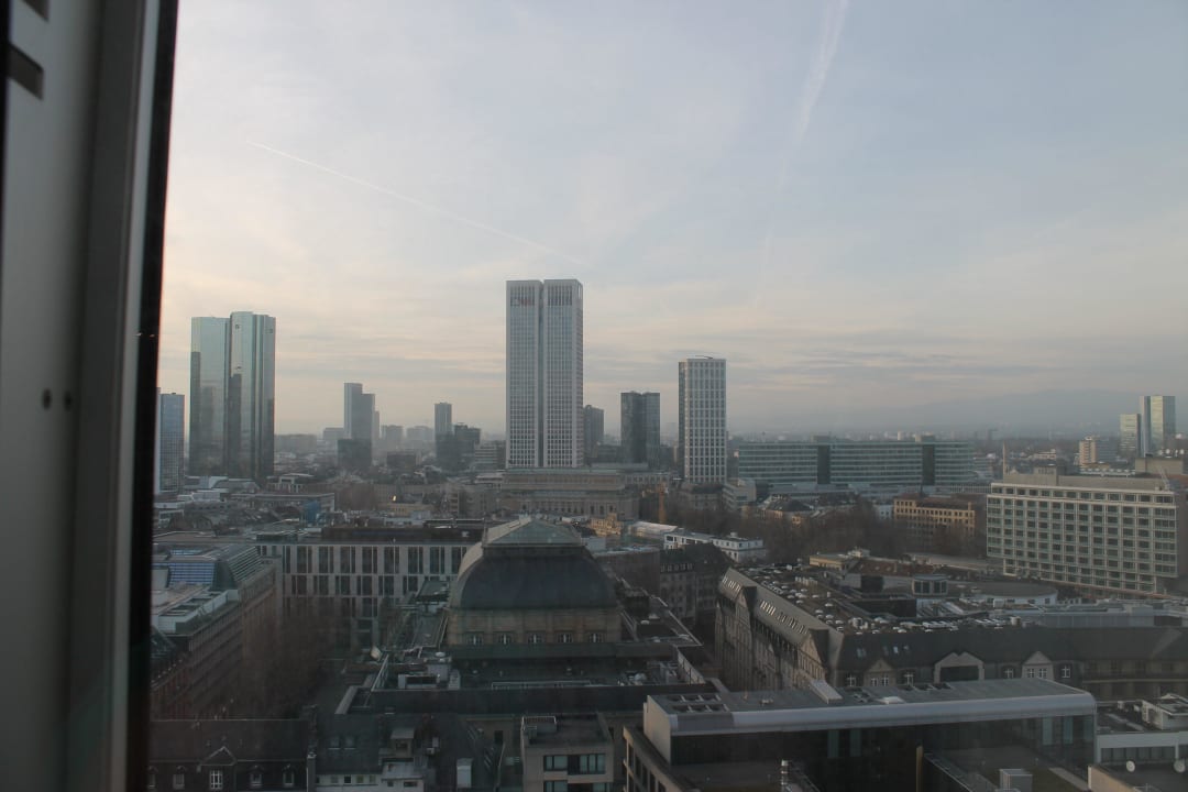 Ausblick Skyline Junior Suite JW Marriott Hotel Frankfurt