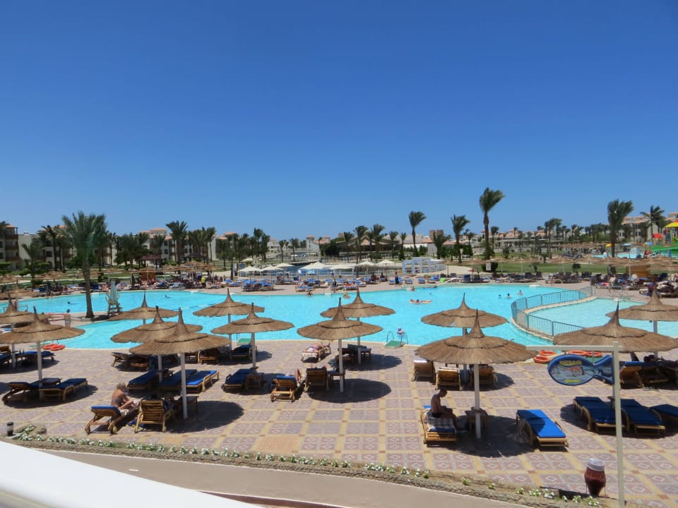 Pool am Castello Pickalbatros Dana Beach Resort - Hurghada