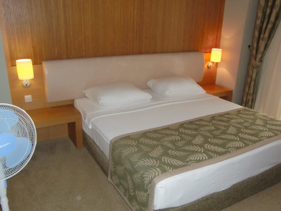 Doppeltbett im weiteren Zimmer Labranda Alantur Resort