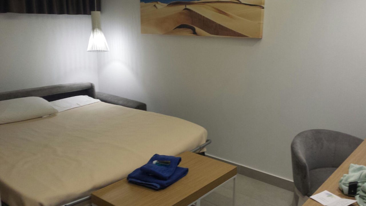 Schlafsofa alltoura Club Hotel Akeah Broncemar