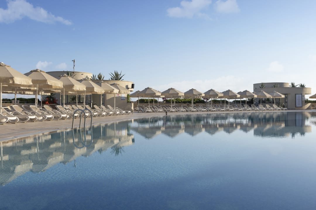 Pool Melas Resort Hotel