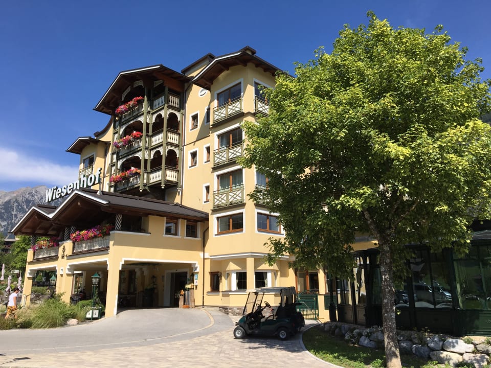 Außenansicht Hotel der Wiesenhof