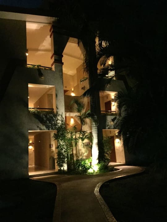 Villa bei Nacht Grand Palladium Kantenah Resort & Spa